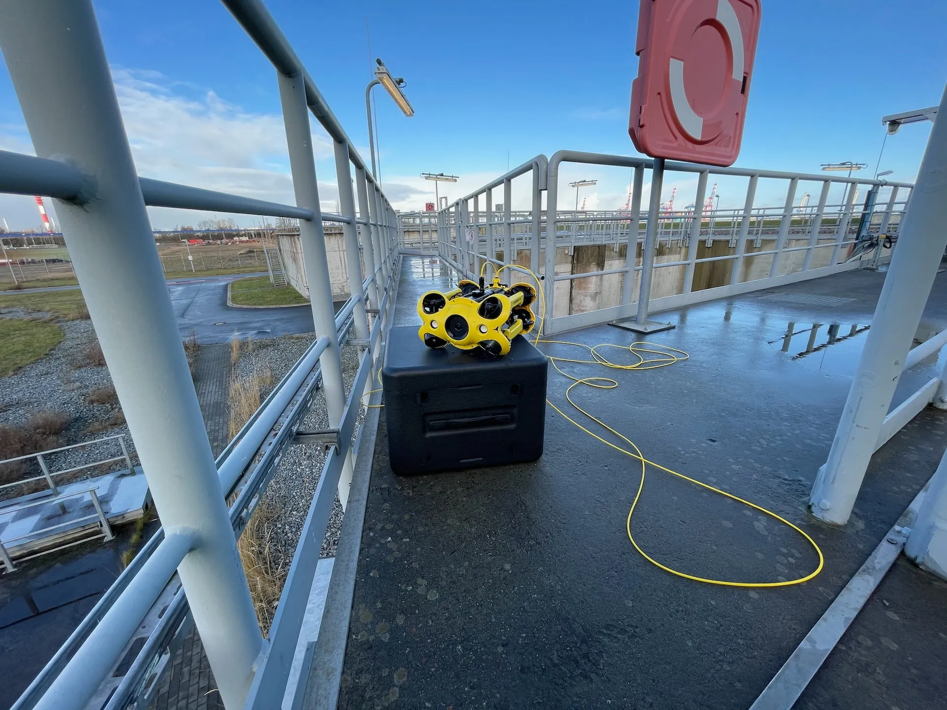 Inspekcja podwodna ROV – Chasing M2 Pro Max w instalacji przemysłowej