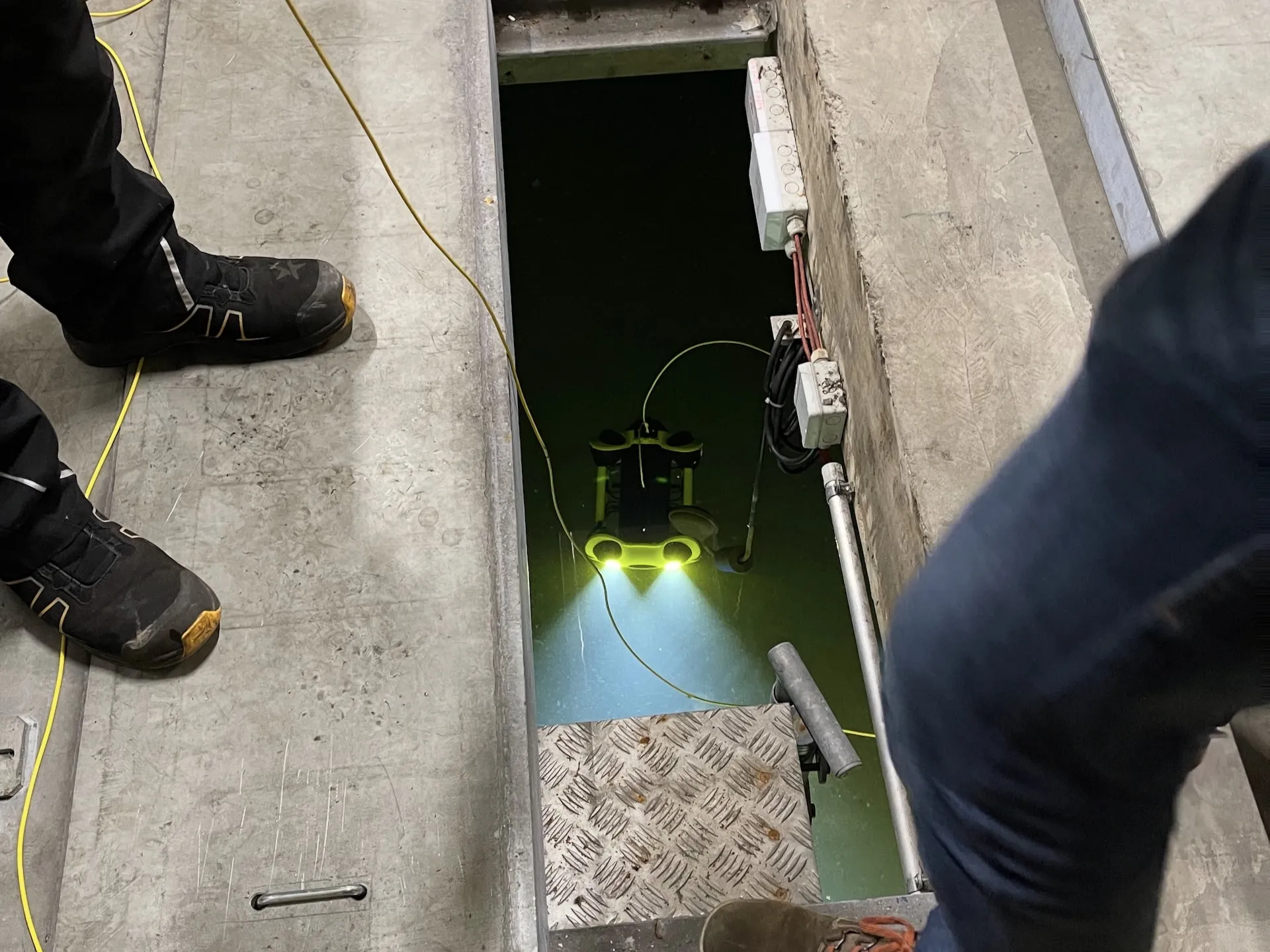 Onderwaterinspectie met ROV aan koeltoren